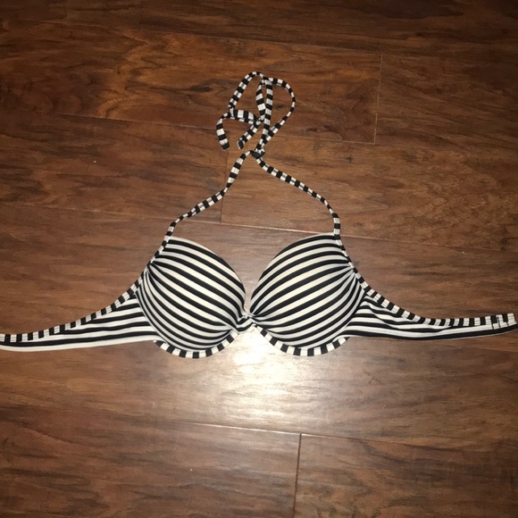 Xhilaration Other - Bathing suit top